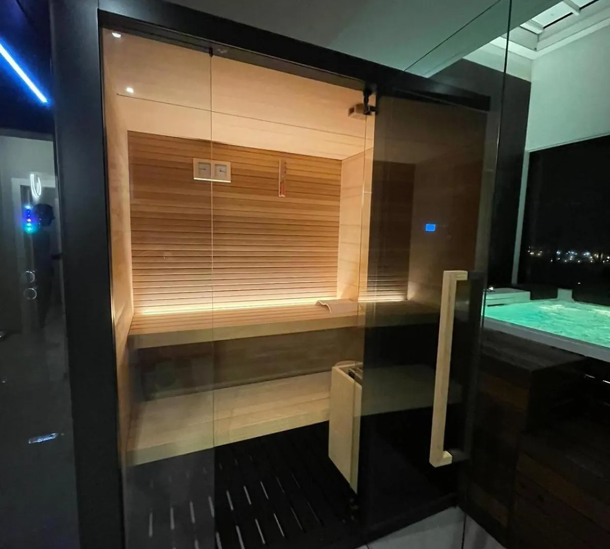 Domo Apuliae Aparthotel Bari 4*,